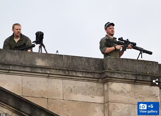 இன்று லண்டனில் போடப்பட்டுள்ள இரும்பு வலையம்… எங்கு பார்த்தாலும் ஸ்னைப்பர்கள் !