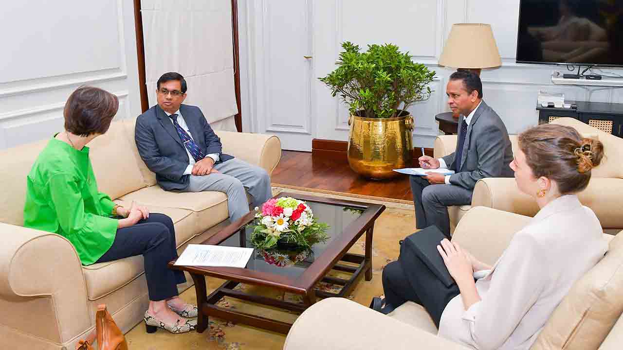 அனுராவின் அடுத்த அதிரடி: சுவிஸ் வங்கியில் உள்ள சிங்கள அரசியல்வாதிகளின் காசை கைப்பற்ற பேச்சு ..