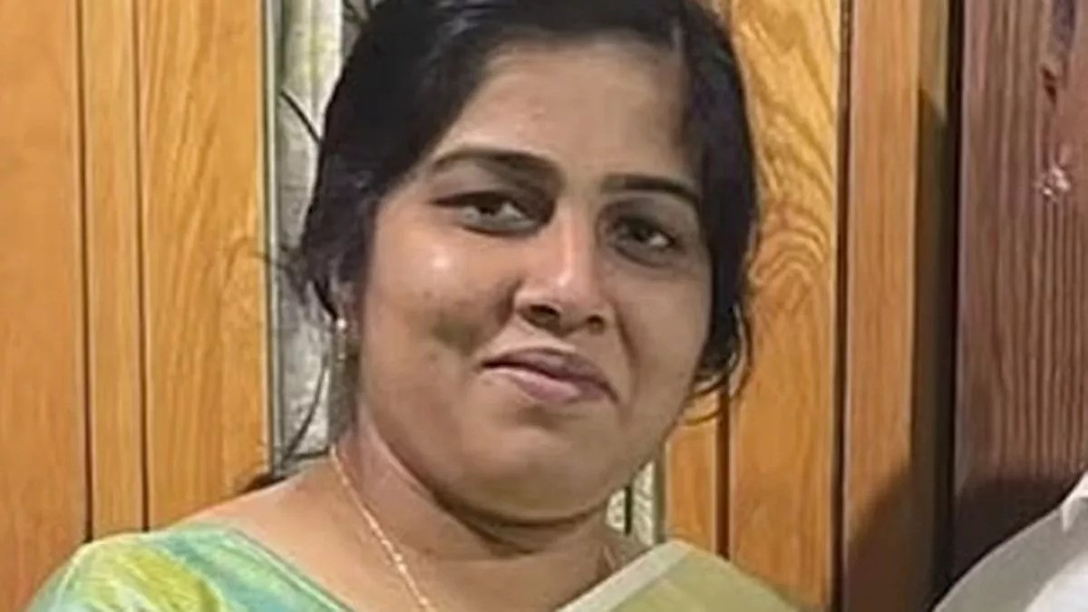 Oldham hospital stabbing:லண்டனில் அச்சம்மா செழியனை கத்திரிக்கோலால் குத்திய நோயாளி