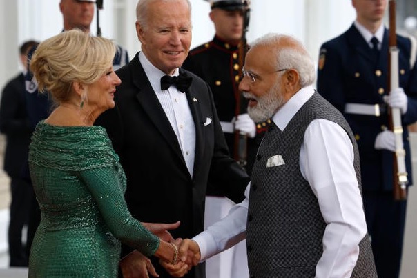 20 லட்சம் மதிப்புள்ள வைரக் கல் ஒன்றை நரேந்திர மோடி ஜில் பைடனுக்கு கொடுத்து தாஜா செய்துள்ளார் !