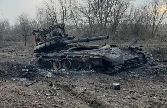 நூற்றுக் கணக்கில் வெடித்துச் சிதறும் ரஷ்ய டாங்கிகள்: T-64 -T-62 டாங்கிகளை எப்படி அழிக்கிறது உக்ரைன்