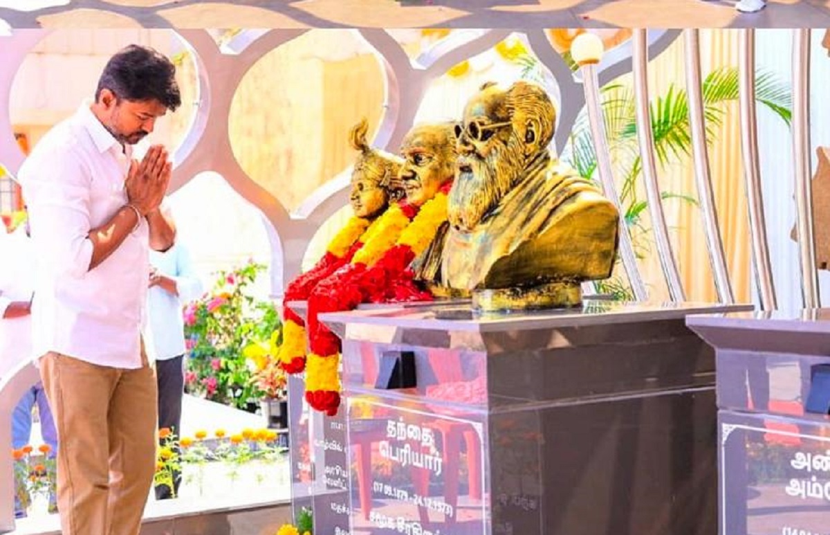 சீமானை ஒரு பொருட்டாகவே எடுக்காத TVK தலைவர் விஜய்: பெரியாரை வணங்கி பயணத்தை ஆரம்பித்தார் !