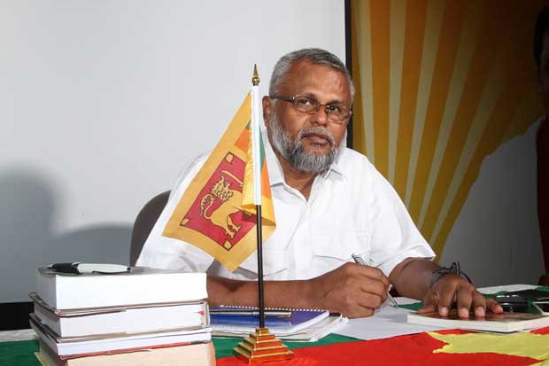 இலங்கை சி.ஐ.டி டக்ளஸை கைது செய்து சிறையில் அடைத்தார்கள் !