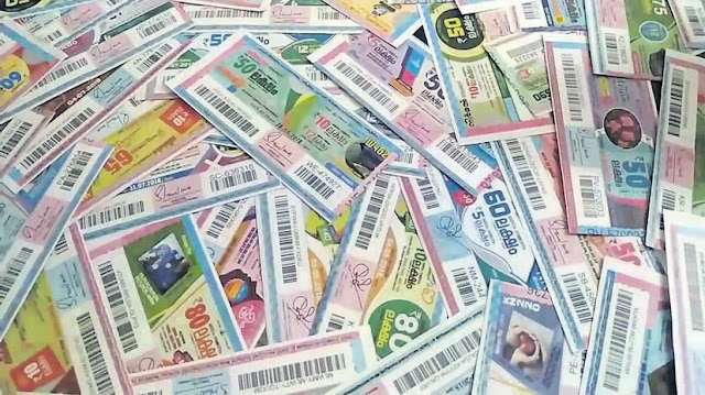 கூரையை பிய்த்து கொண்டு கிடைத்த  ரூ. 1 கோடி: அடித்த  ஜாக்பாட்!