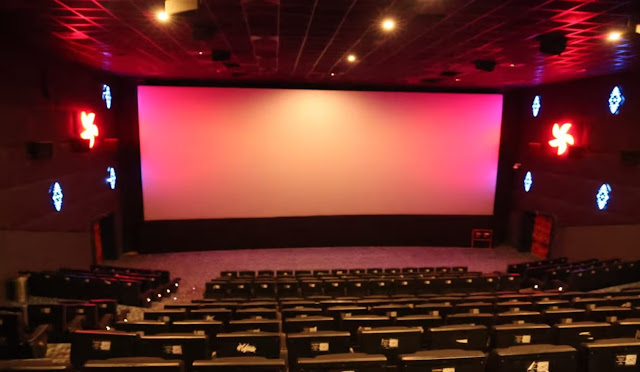 சென்னை திரையரங்கில் இளம்பெண்ணுக்கு நடந்த  பாலியல் சீண்டல்