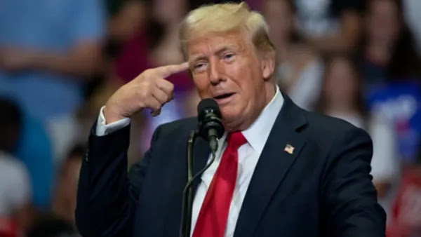 ஈரானை நோக்கிப் பாயும் அமெரிக்கப் படைகள்: ட்ரம்ப்பின் அதிரடி வியூகம்!