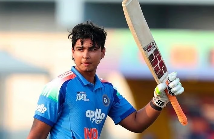 விராட் கோலியின் சாதனையைத் தும்சம் செய்த 14 வயது சிறுவன்: வைபவ் சூர்யவன்ஷி !